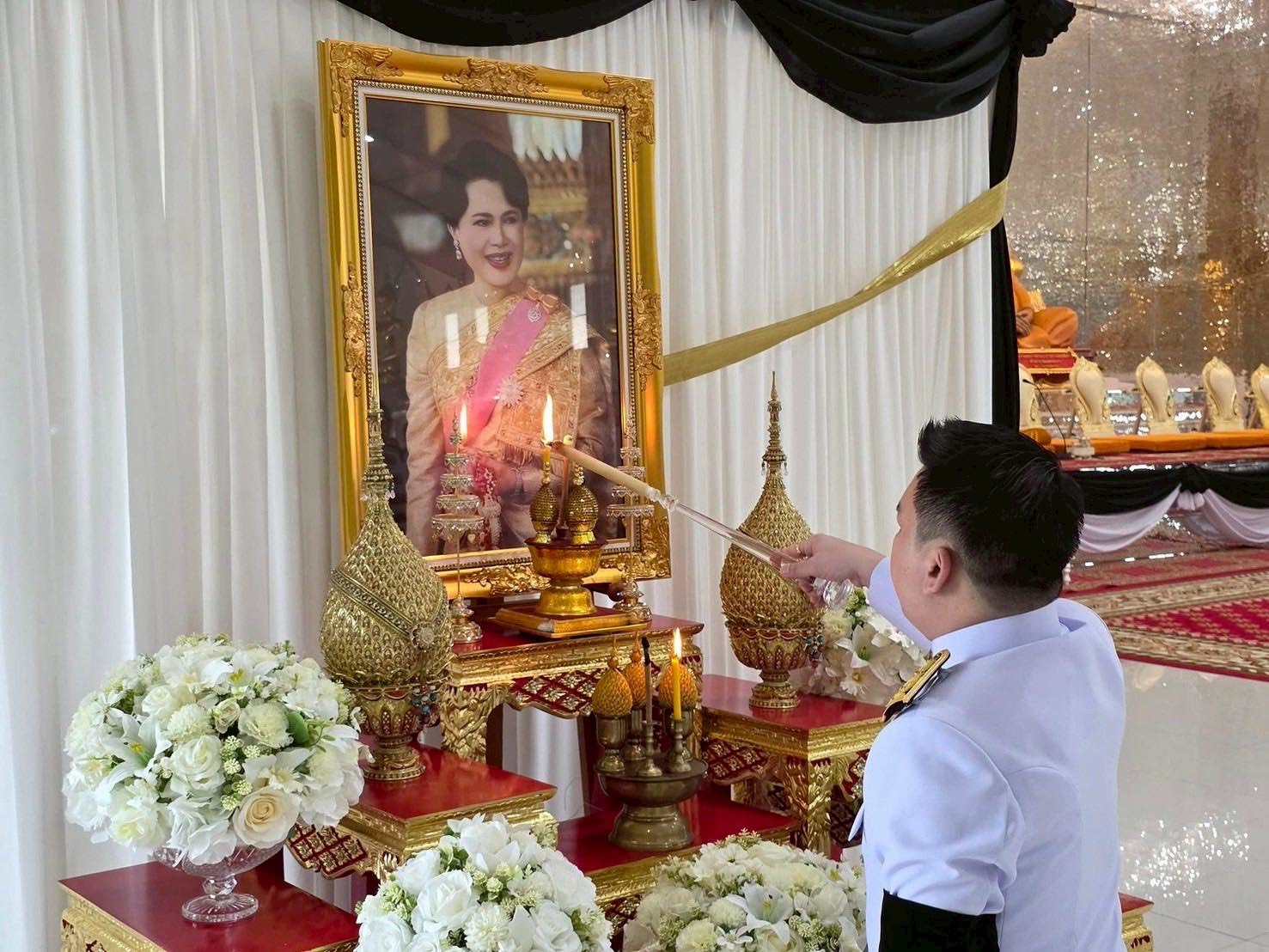 พช.คลองเขื่อน ร่วมพิธีบำเพ็ญกุศลปัญญาสมวาร (50 วัน) เพื่ออุทิศถวายเป็นพระราชกุศล แด่สมเด็จพระนางเจ้าสิริกิติ์ พระบรมราชินีนาถ พระบรมราชชนนีพันปีหลวง